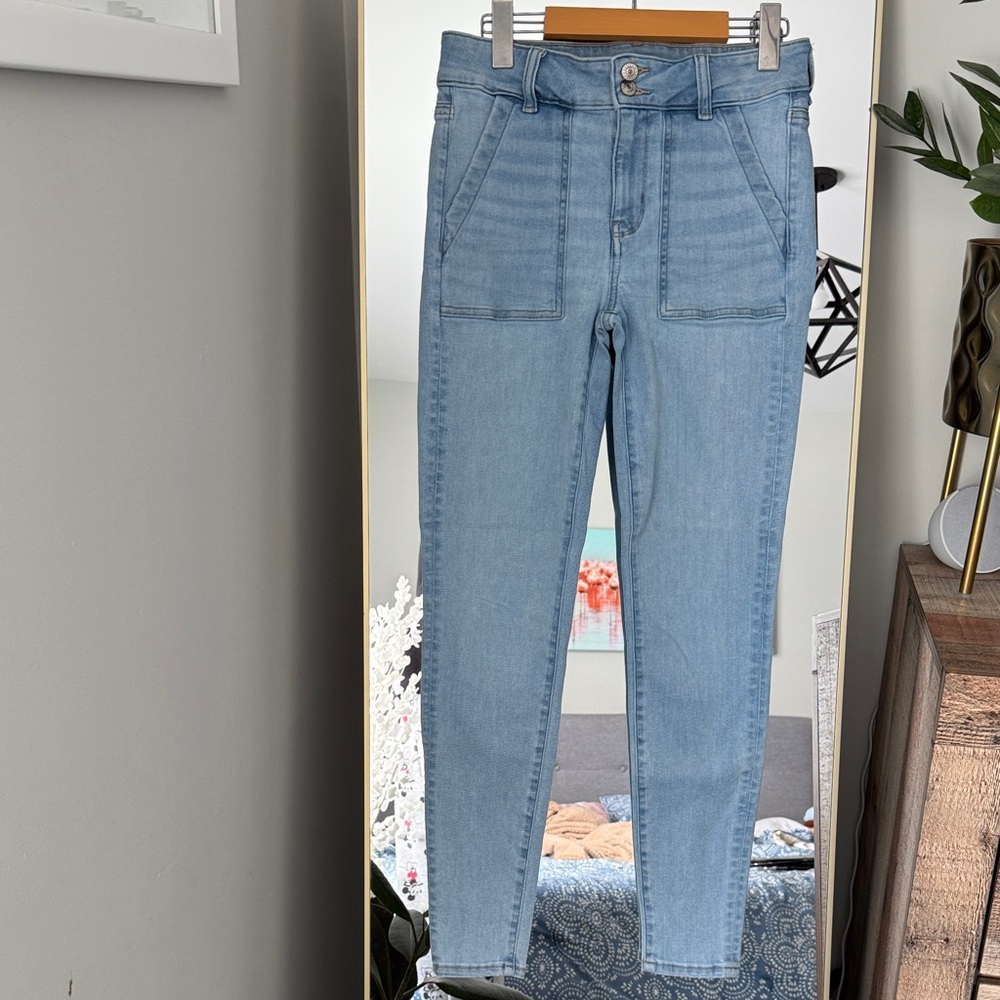 American Eagle Light Wash Jeggings - Picture 1 of 6